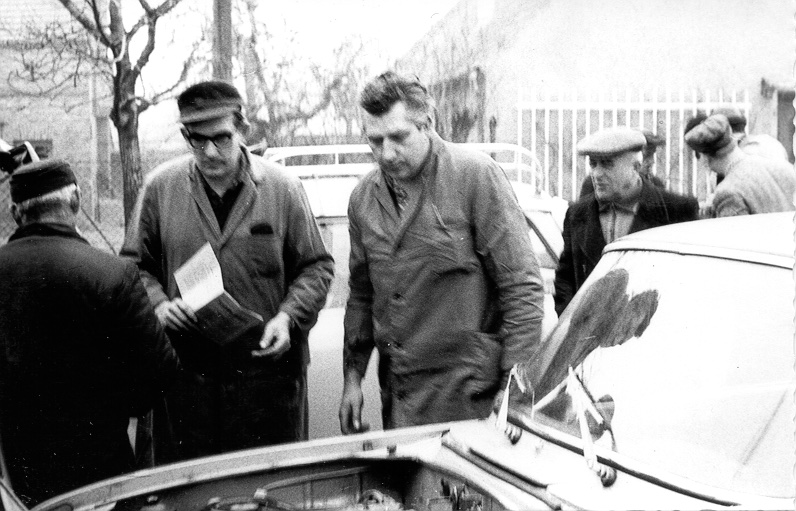 Freiwillige Fahrzeugüberprüfung (um 1970); Aufn. unbekannt