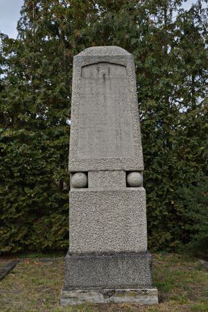 Götz-Kriegerdenkmal2 P92A5253 bildgröße ändern.jpg