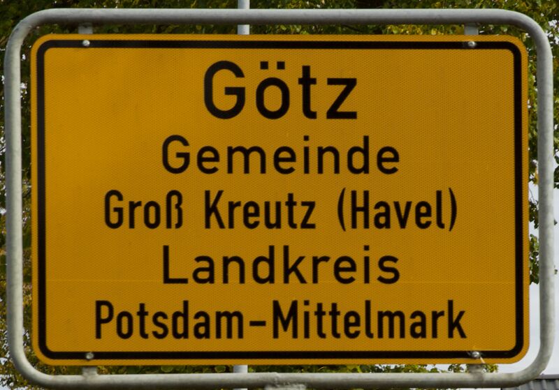Datei:Ortsschild-Götz P92A7341.jpg