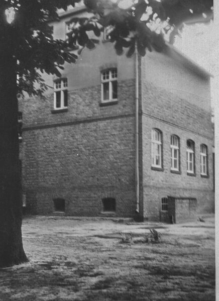 Datei:Schule vor dem Umbau, Nordseite.jpg