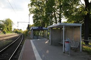 Bahnsteig2 7216.JPG