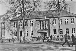 Mittelschule195Mittelschule195 2621.JPG 2621.JPG