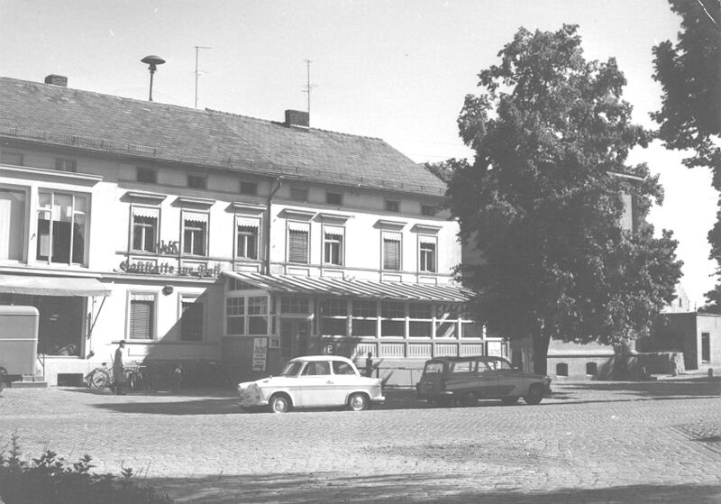 Datei:HO Gaststätte -Zur Post- 1970.jpg