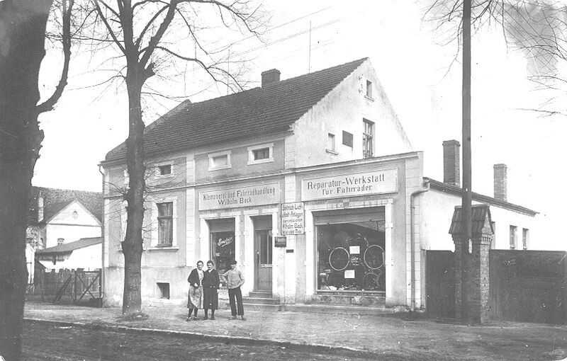 Datei:Bahnhofstraße2 Laden W Beck 1926.jpg
