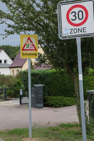 Schulweg-Schild 4268 bildgröße ändern.JPG