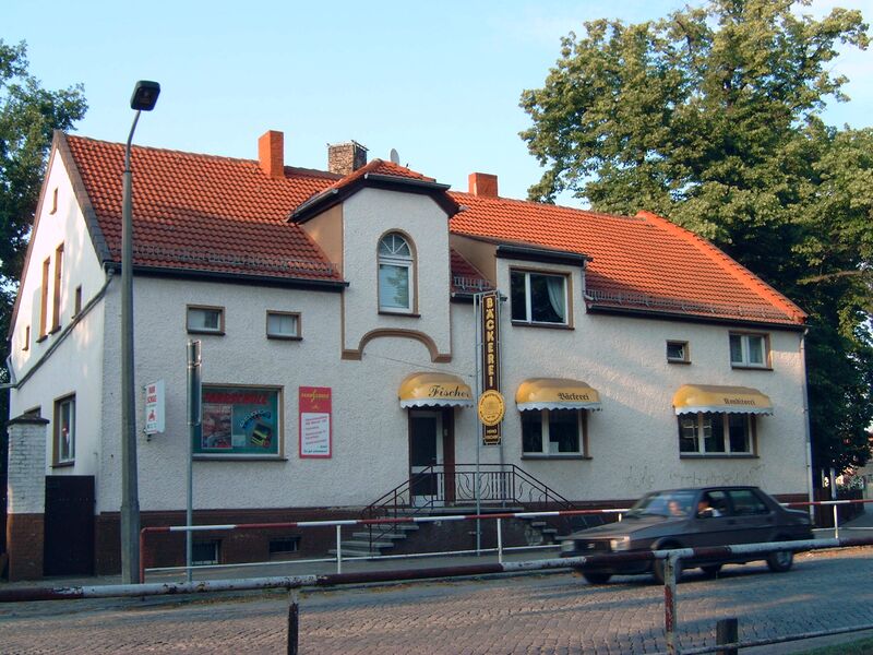 Datei:Potsdamer Str.2-Bäckerladen-Fischer & Fahrschule-Schlobach.JPG