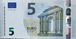 5 EURO EZB 2013 A 8150.JPG