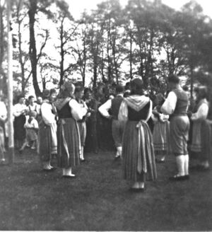 1959 Mai-Festwiese Parkkoppel, Bild23 Volkstanz.jpg